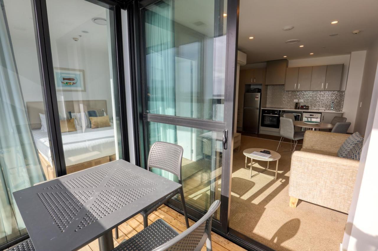 אוקלנד Ramada Suites By Wyndham Victoria Street West מראה חיצוני תמונה