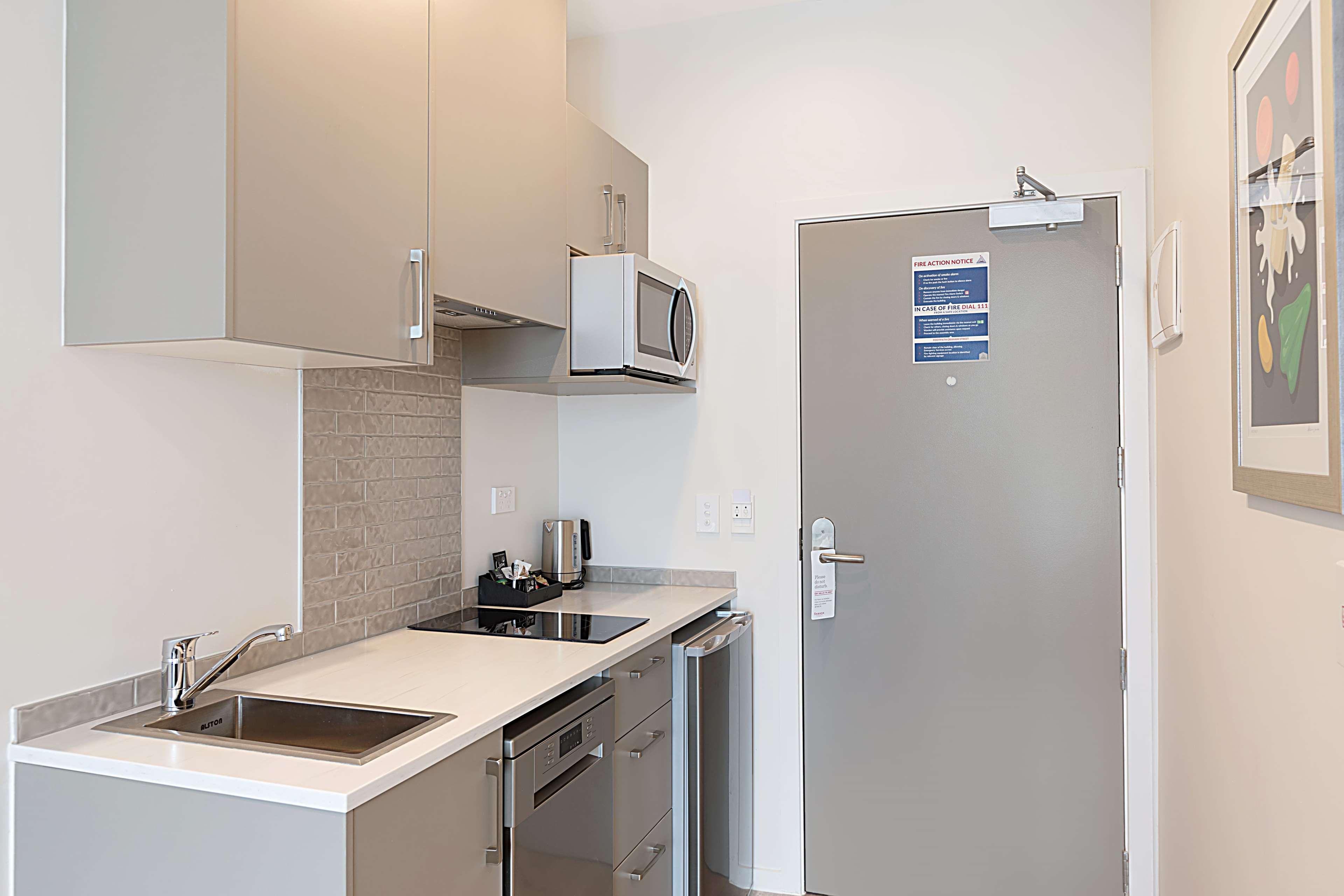 אוקלנד Ramada Suites By Wyndham Victoria Street West מראה חיצוני תמונה