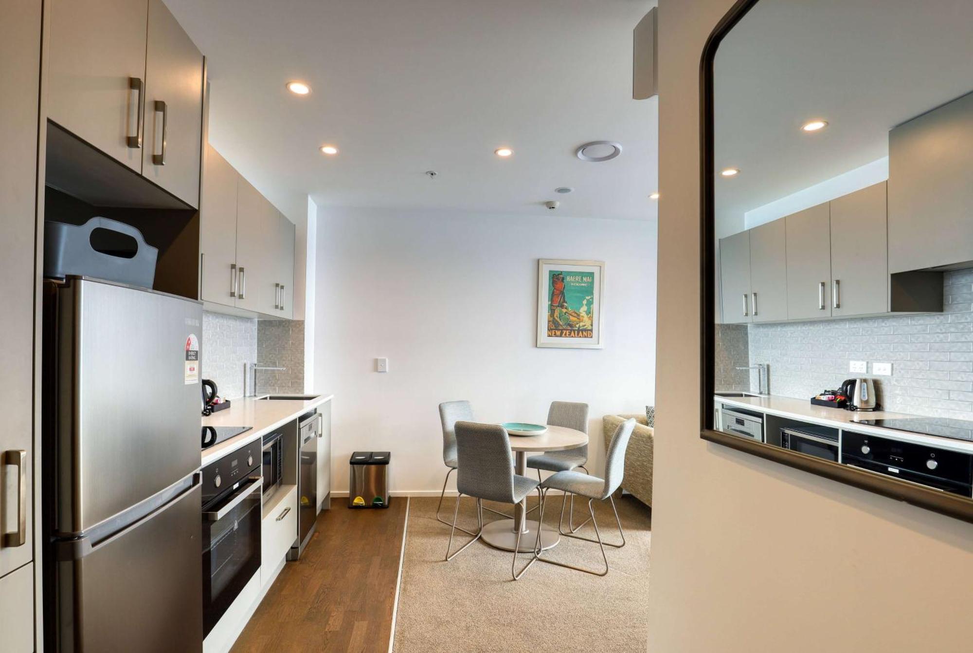 אוקלנד Ramada Suites By Wyndham Victoria Street West מראה חיצוני תמונה