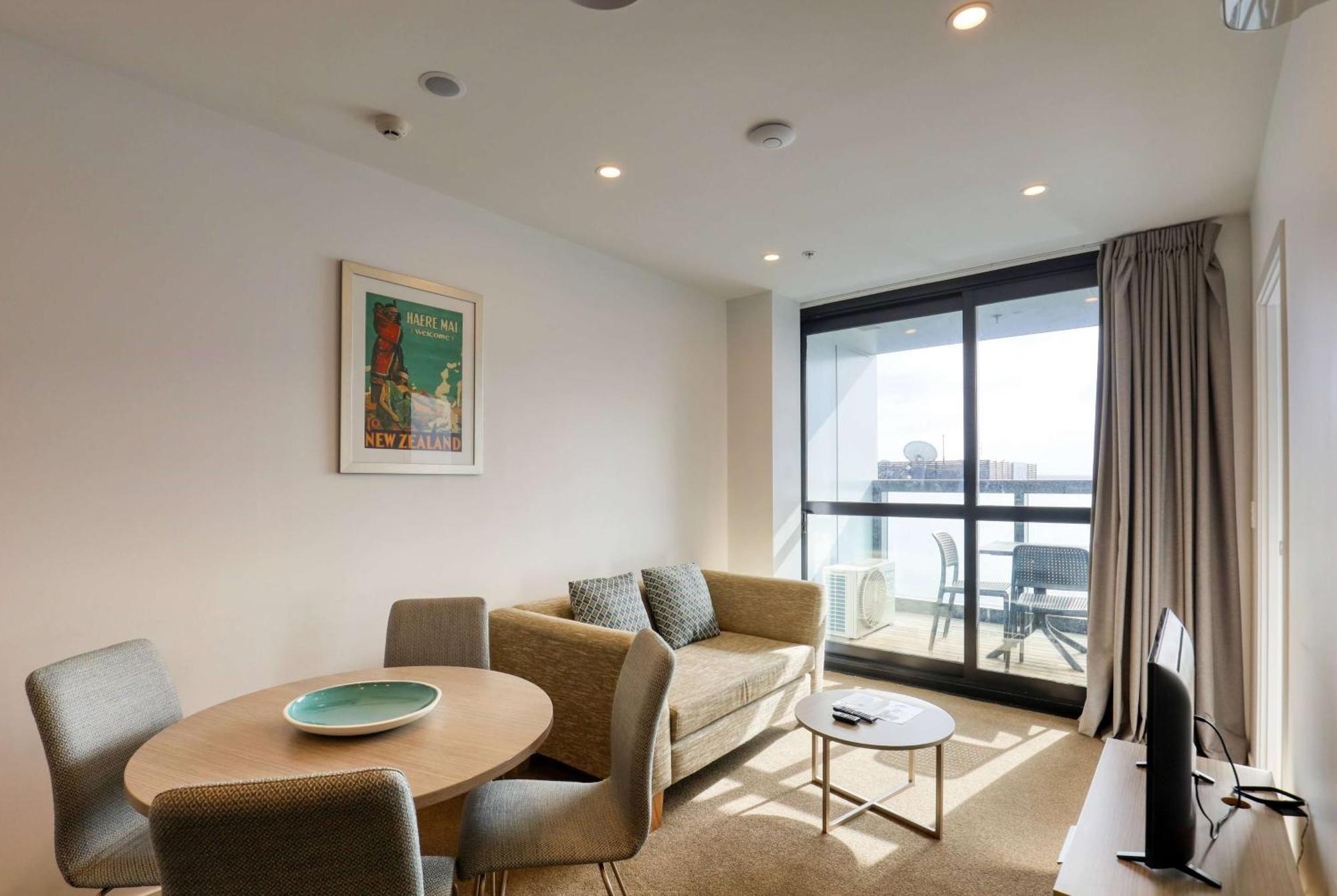 אוקלנד Ramada Suites By Wyndham Victoria Street West מראה חיצוני תמונה