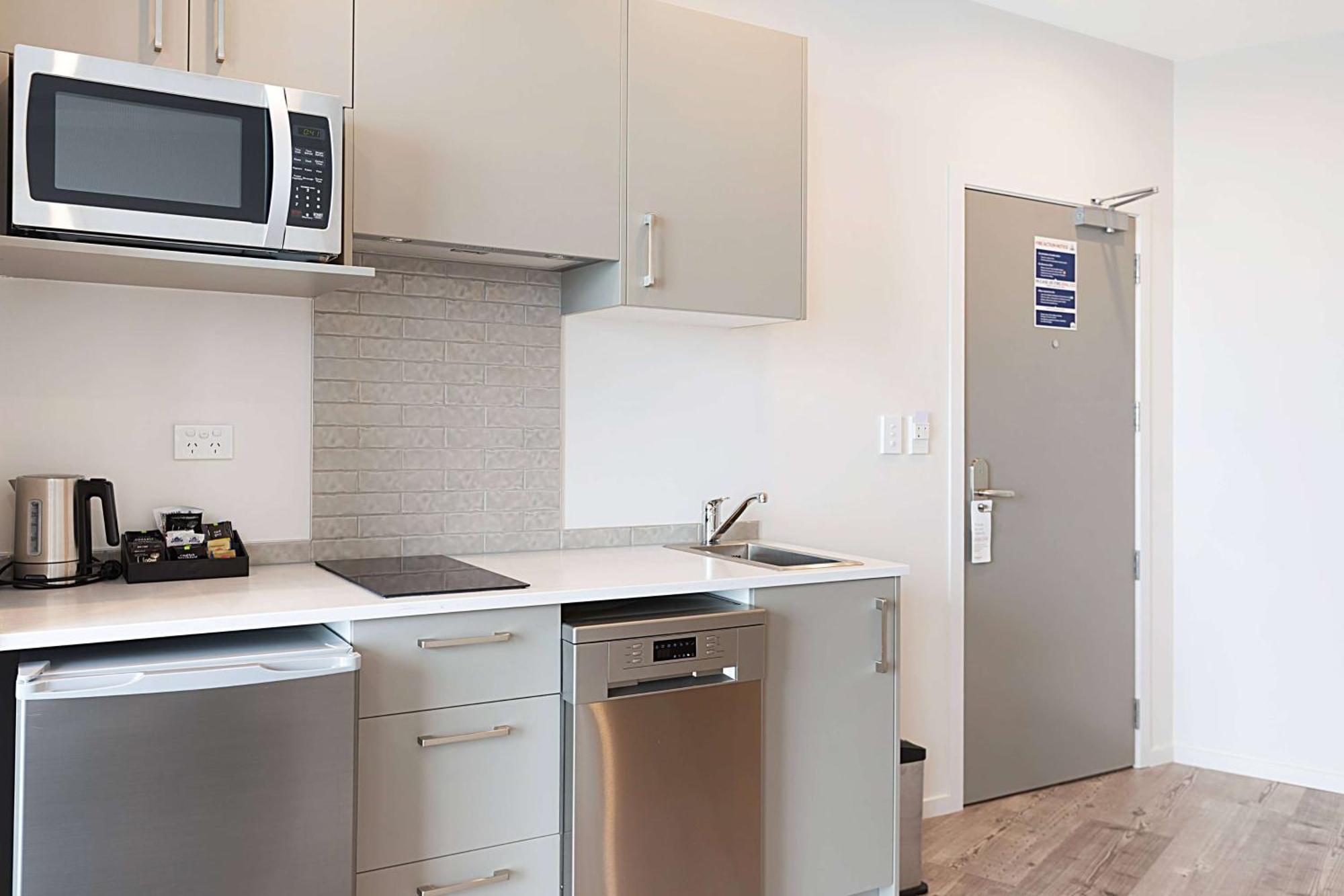 אוקלנד Ramada Suites By Wyndham Victoria Street West מראה חיצוני תמונה