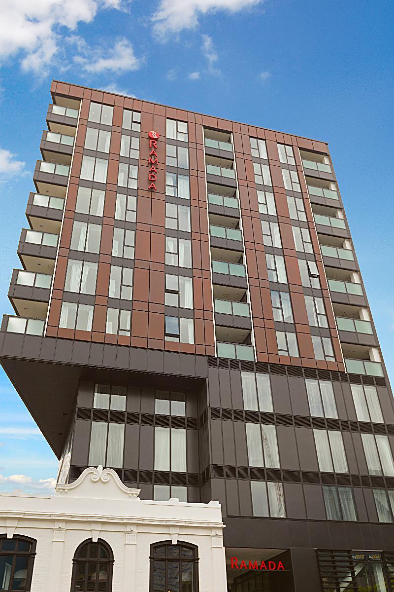 אוקלנד Ramada Suites By Wyndham Victoria Street West מראה חיצוני תמונה